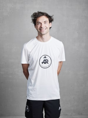 Adidas runners zürich top