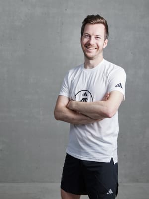Adidas runners zürich top